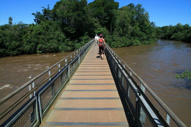 Acceso a la Garganta del Diablo. Cataratas del Iguazú.