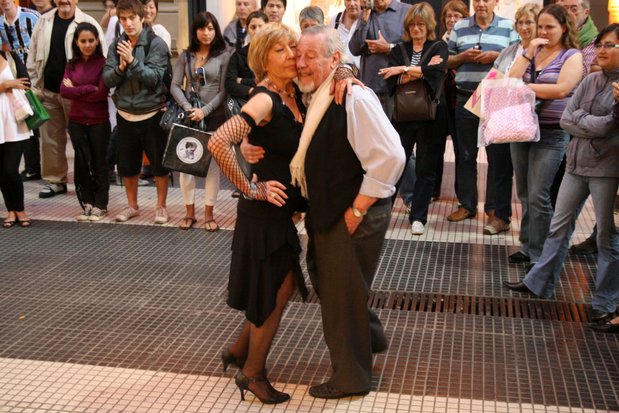 Tango en las calles de Buenos Aires