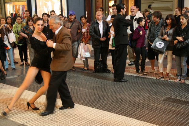 Tango en las calles de Buenos Aires