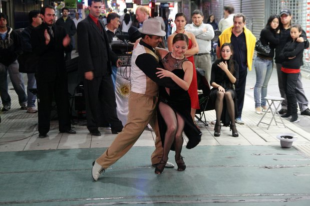 Tango en las calles de Buenos Aires