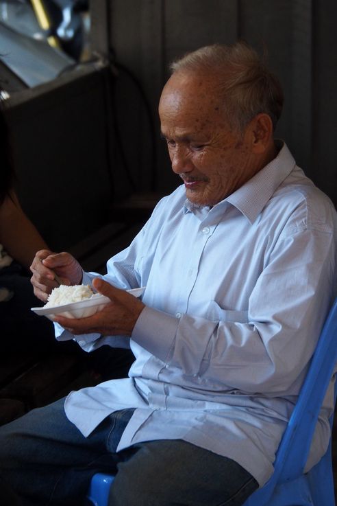 El sobreviviente Bou Meng en la prisión S21 Tuol Sleng en Phnom Penh.