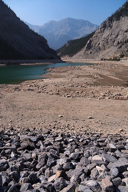 Grassi Lakes en las Montañas Rocosas.