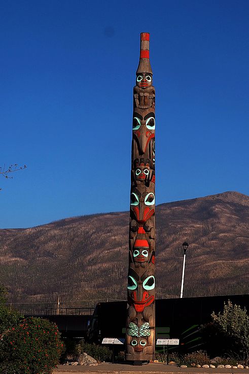 Totem "Two Brothers" à Jasper.