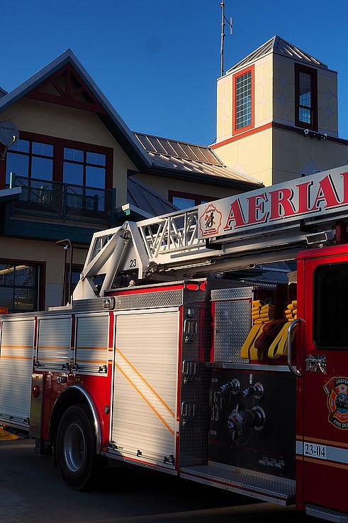 Camion d'échelle de la caserne des pompiers volontaires de Jasper.