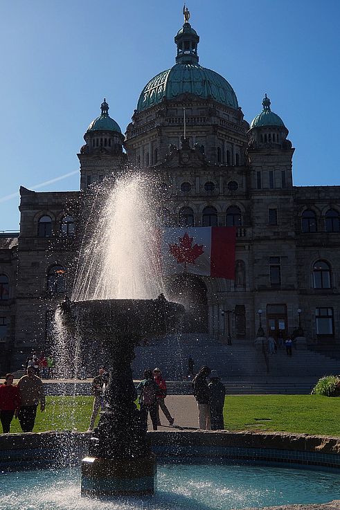 Fountain in front of the Parliament building in Victoria.