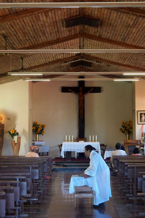 La Iglesia de Santa Cruz de la Isla de Pascua