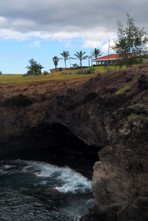 Cueva Ana Kai Tangata - Isla de Pascua