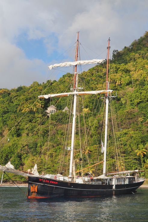 La goleta de dos mástiles WYLDE SWAN