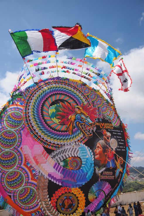 Festival de barriletes gigantes de Santiago Sacatepéquez