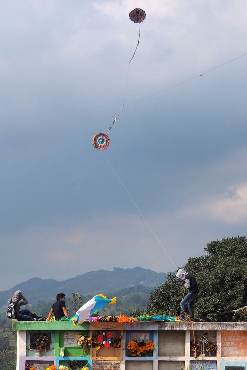 Festival de barriletes gigantes de Santiago Sacatepéquez