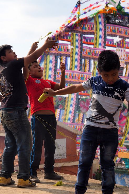 Festival de barriletes gigantes de Santiago Sacatepéquez