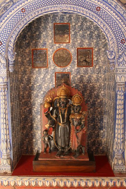 Statues dans le fort de Junagarh