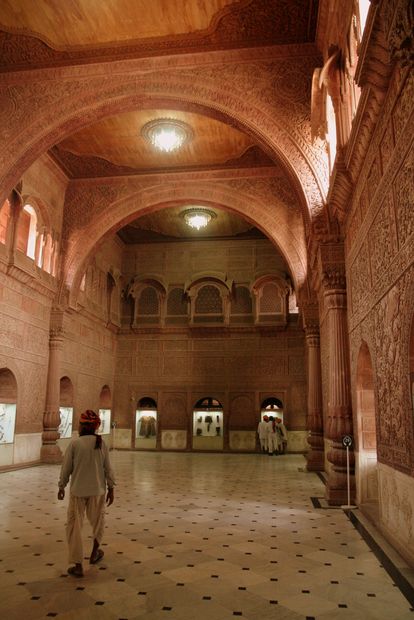 La grande salle de conférence du fort de Junagarh