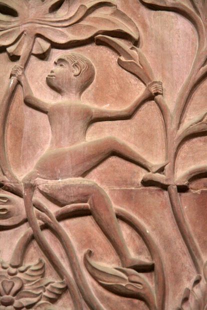 Bas-relief dans la grande salle de conférence du fort de Junagarh