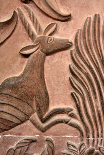 Bas-relief dans la grande salle de conférence du fort de Junagarh