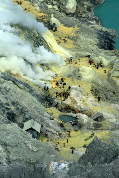 Solfatara. Volcán Kawah Ijen. Java.