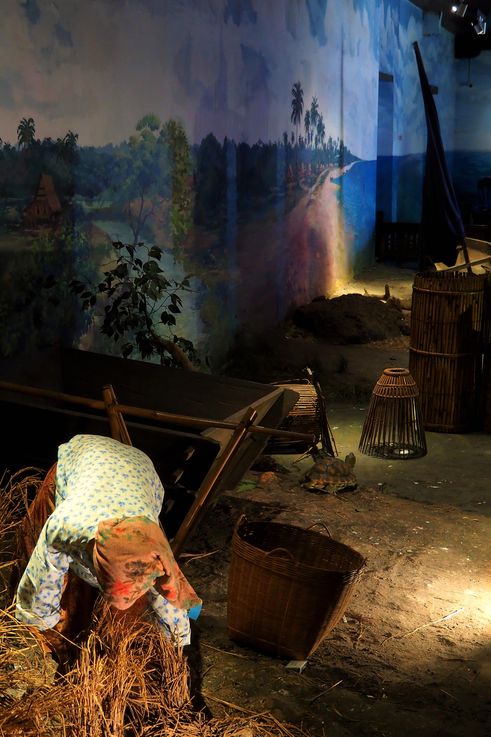 Tortuga Manouria emys en una escena del museo de Melaka.