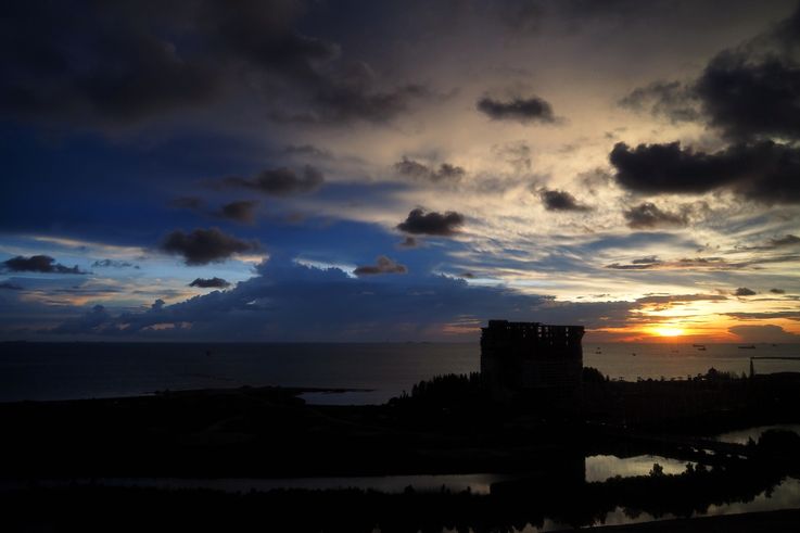 Atardecer sobre el mar desde Melaka Raya, Malaca.