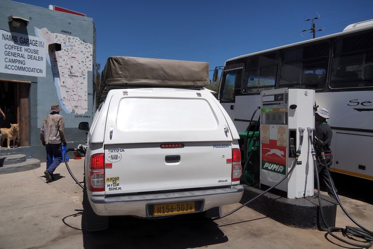 Aus Gas Station