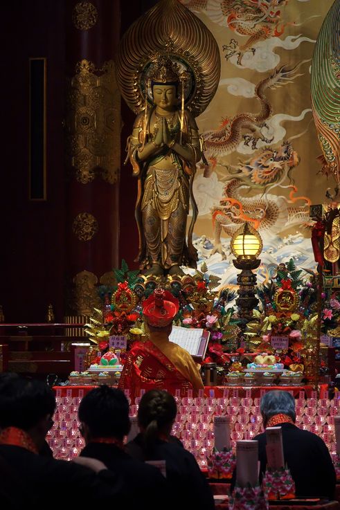 Estatua de Buda Maitreya en el Templo de la Reliquia del Diente de Buda, Outram.