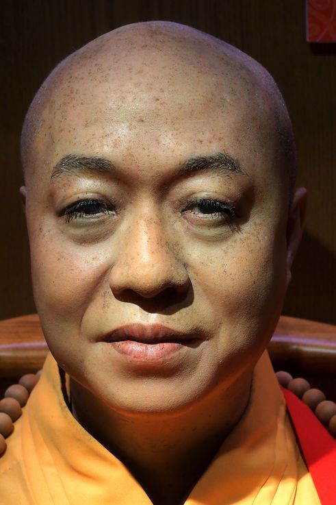 Estatua del Venerable Fa Zhao en el Templo de la Reliquia del Diente de Buda, Chinatown.