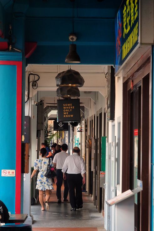 Pasarela cubierta a lo largo de Keong Saik Road, barrio de Outram.