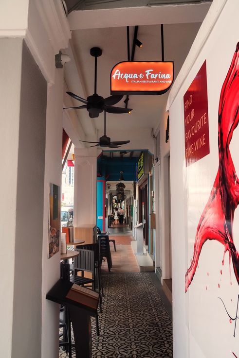 Entrada del restaurante Acqua e Farina en Keong Saik Road.