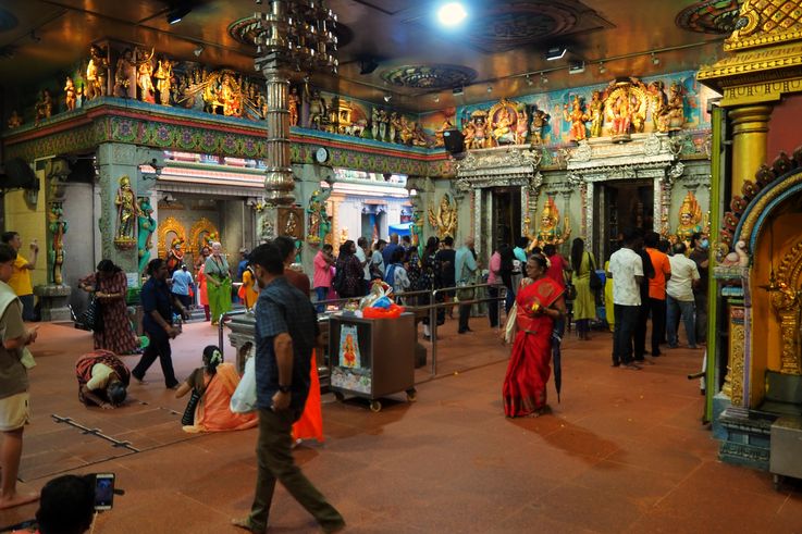 Statues hindoues du temple Sri Veeramakaliamman dans le quartier de Little India.