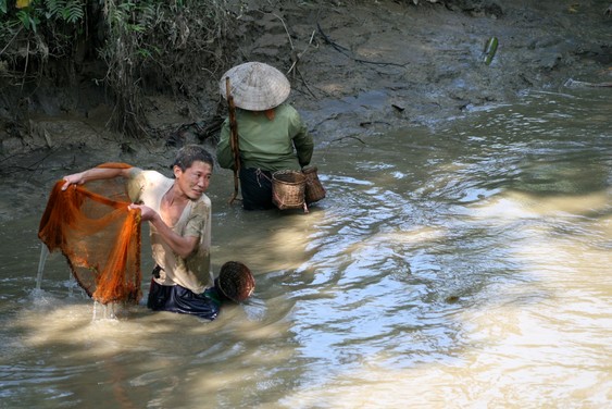 Pesca en el pueblo de Sai