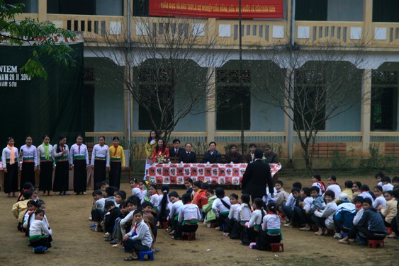 Teachers' Day celebration in Mai Chau region